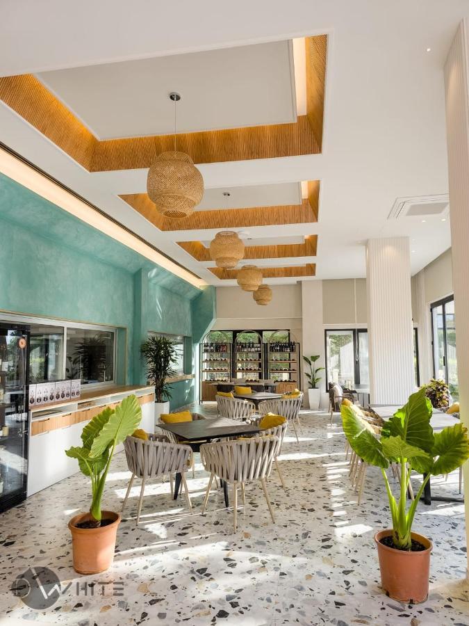 Merar Hotel Golem  Exterior photo