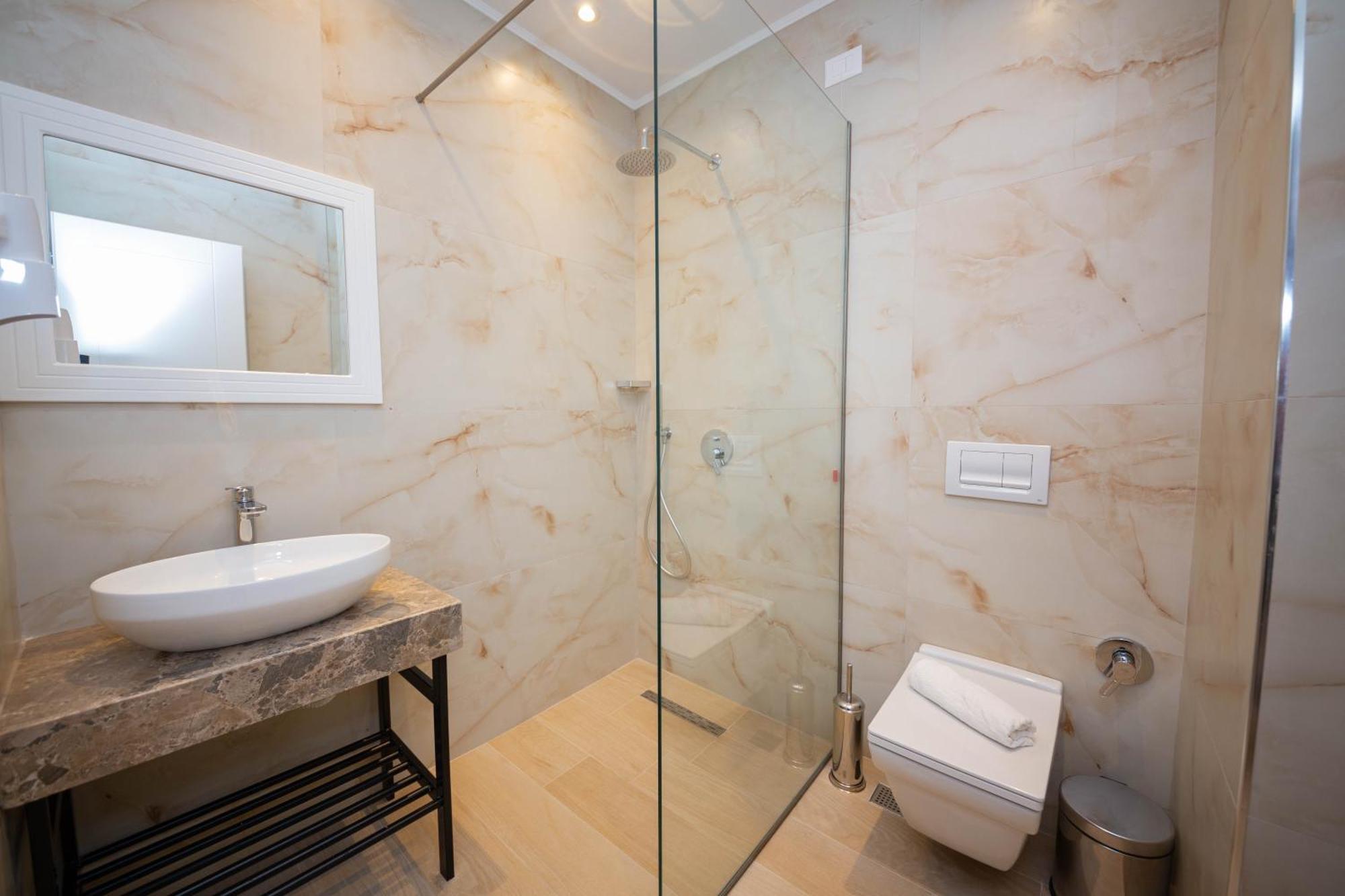 Merar Hotel Golem  Room photo